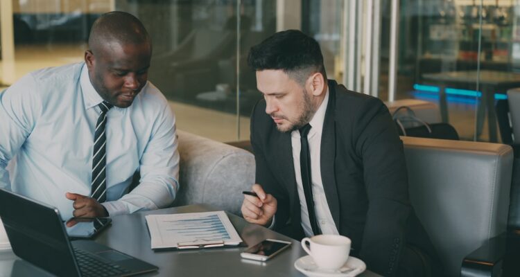 Why You Need a Financial Advisor Before 2025?